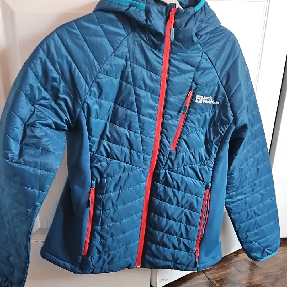 Jack Wolfskin Women Teal Puffer Jacket With Orange Zippers
